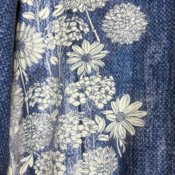 Simply Aster Women’s 1X Tunic Top Blue White Floral Print Boho Casual Stretch - Picture 10 of 12